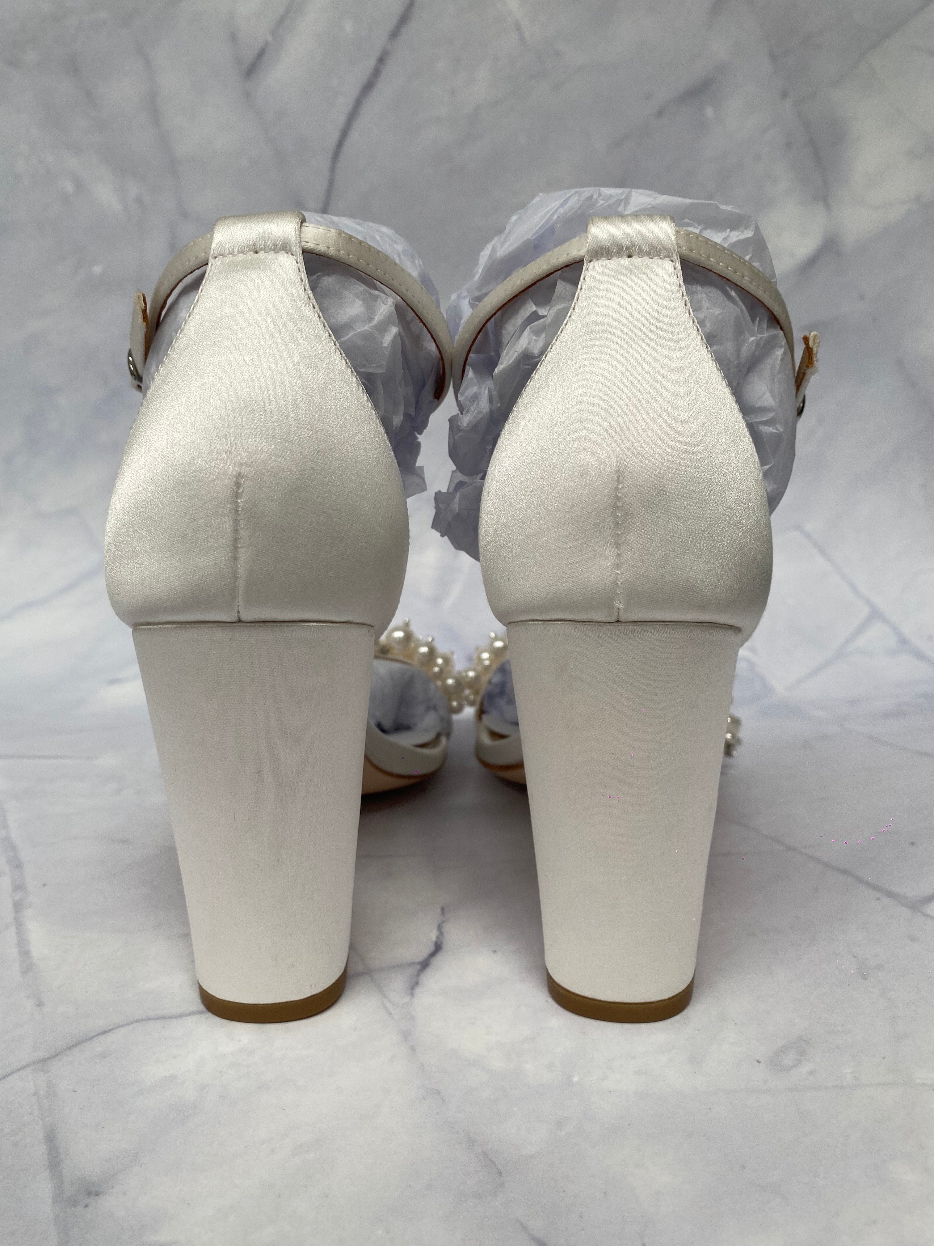 FINAL SALE OUTLET - Charlotte- White - Size 7