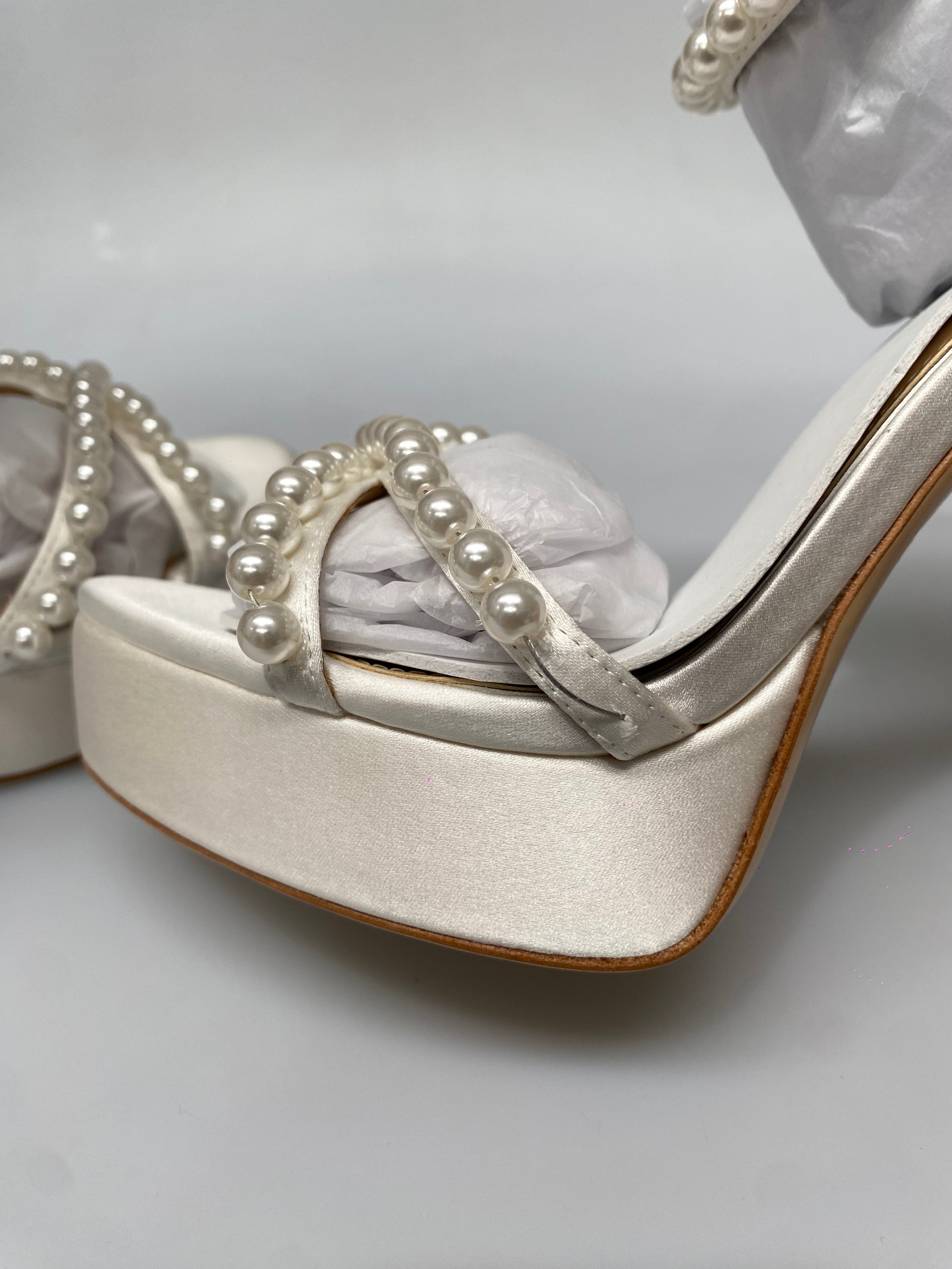 OUTLET - Eva - White - Size 6.5