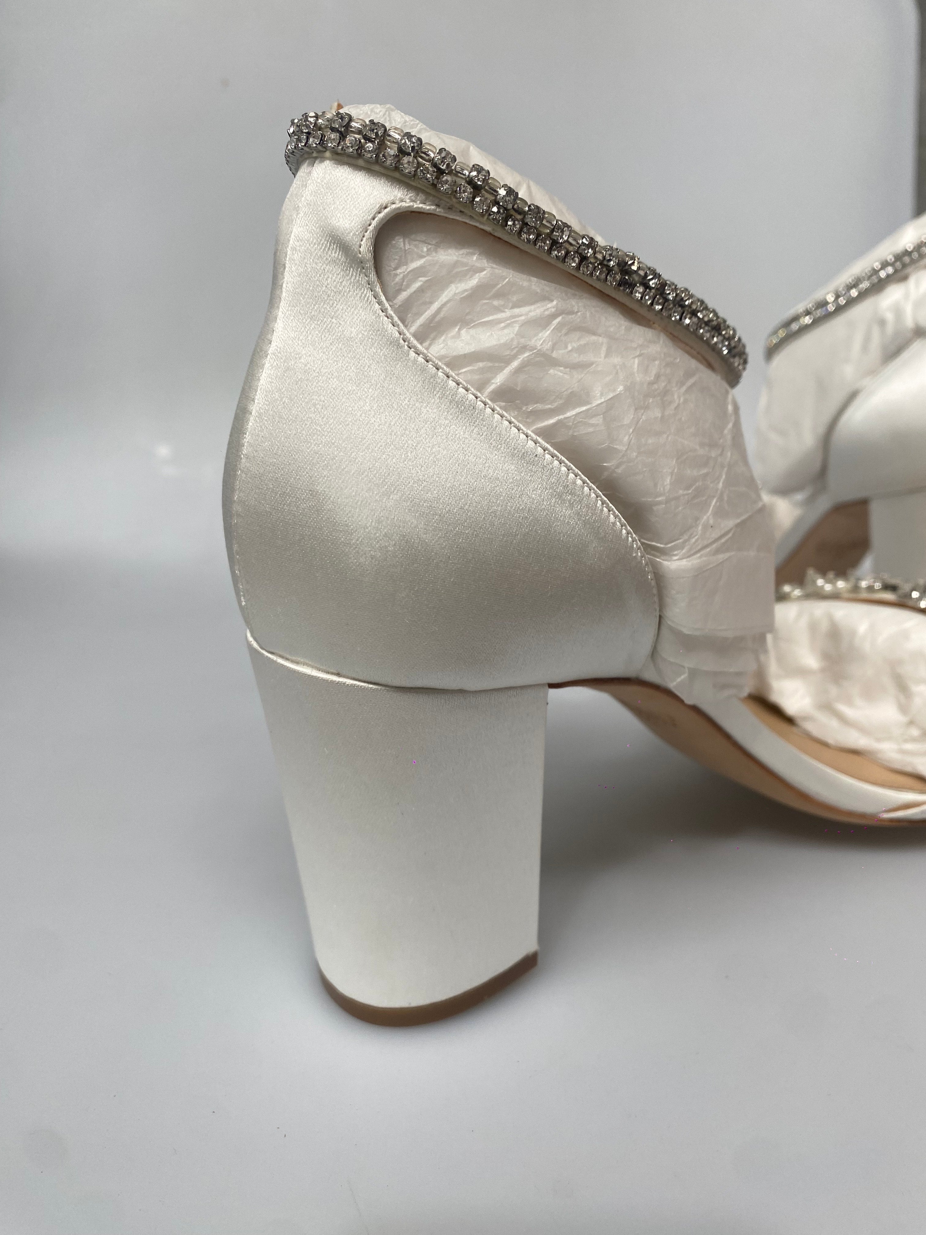 FINAL SALE OUTLET - Adele - White - Size 11