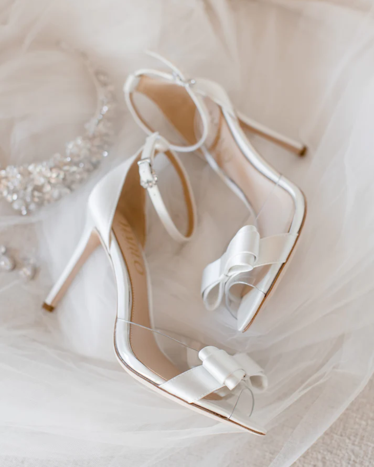 Chloe - White Point Bow Heels