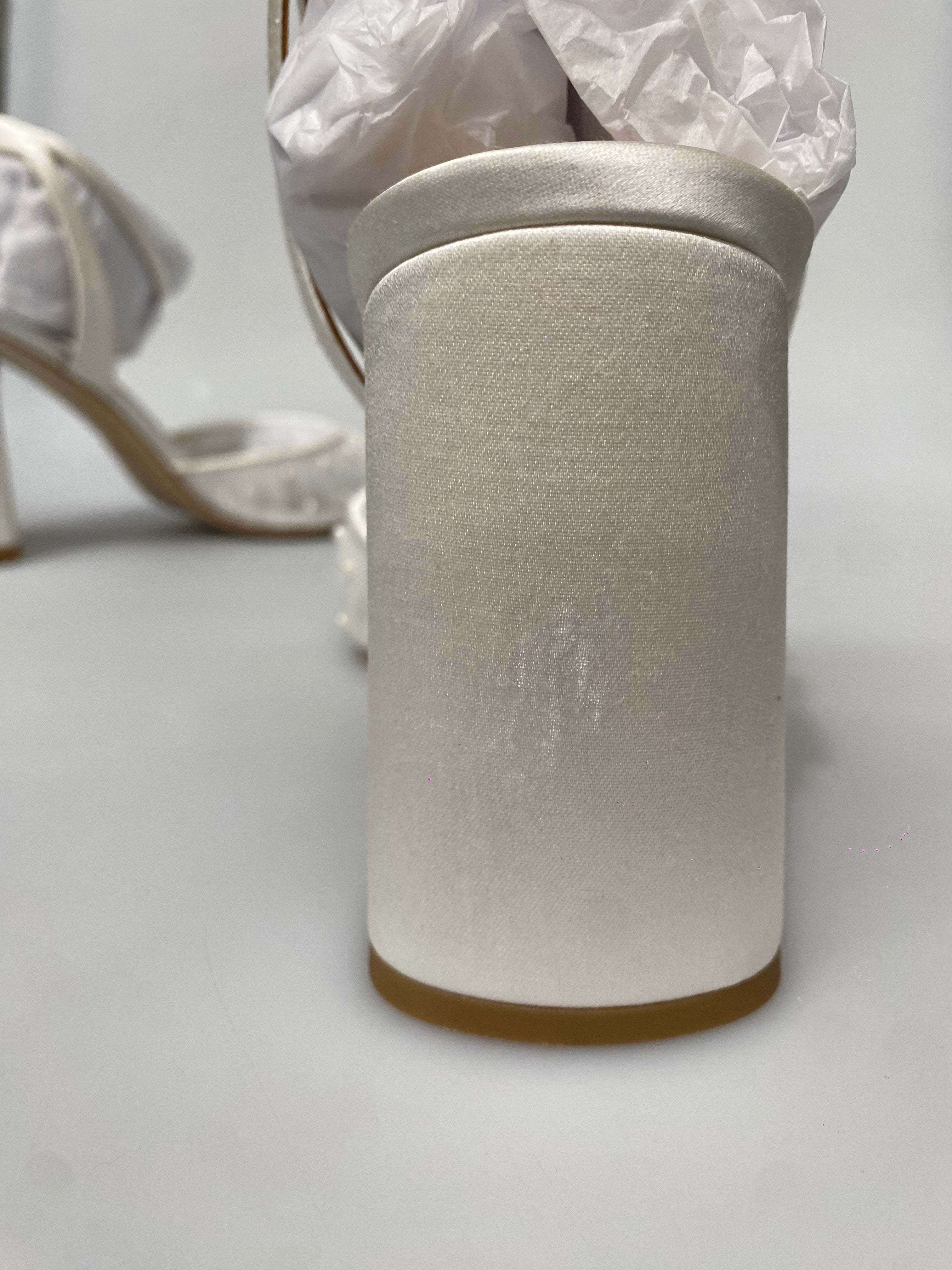 OUTLET - Elle - White - Size 9