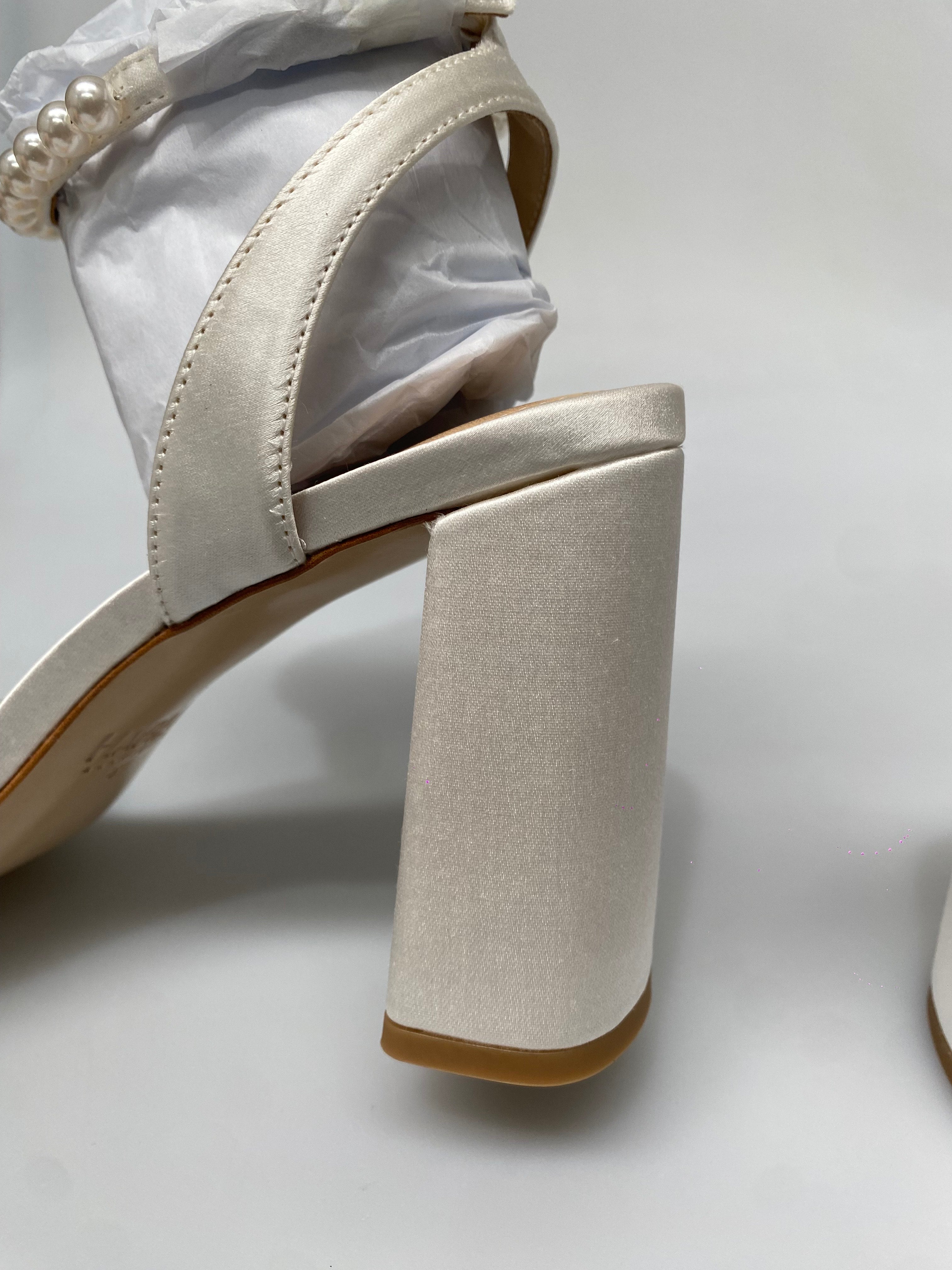 FINAL SALE OUTLET - Evie - White - Size 8