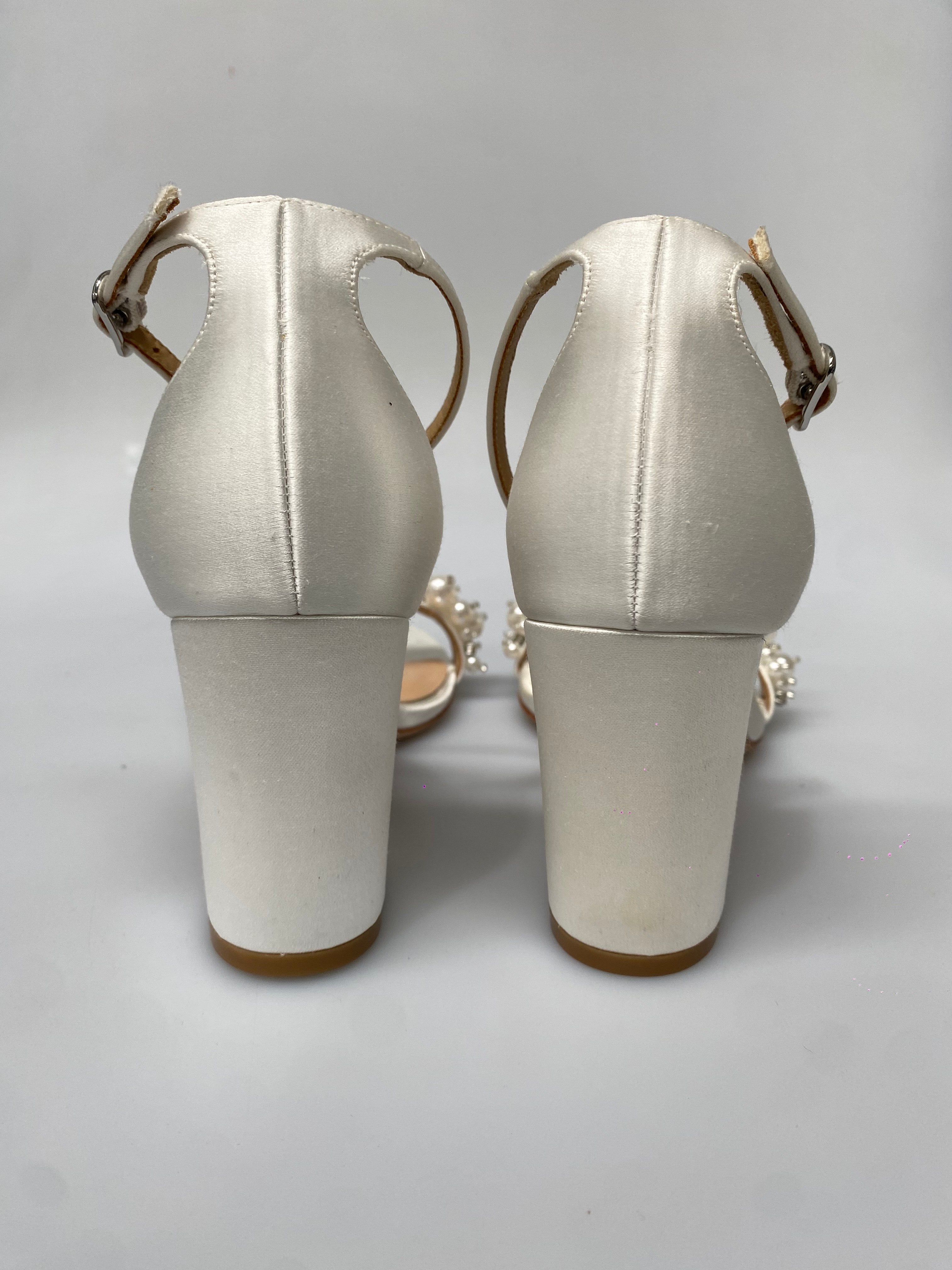 OUTLET - Charli - White - 5.5