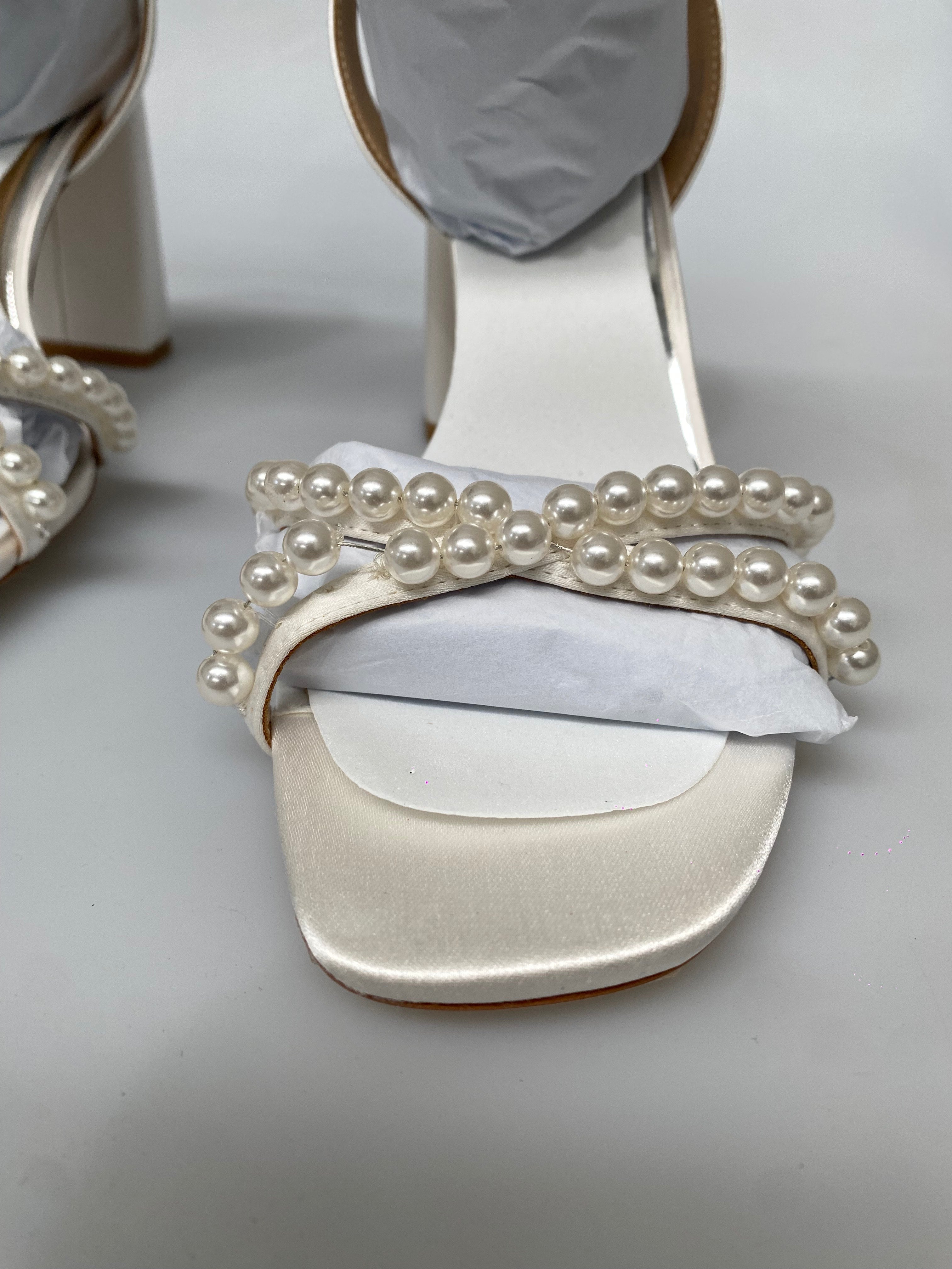 FINAL SALE OUTLET - Evie - White - Size 7.5