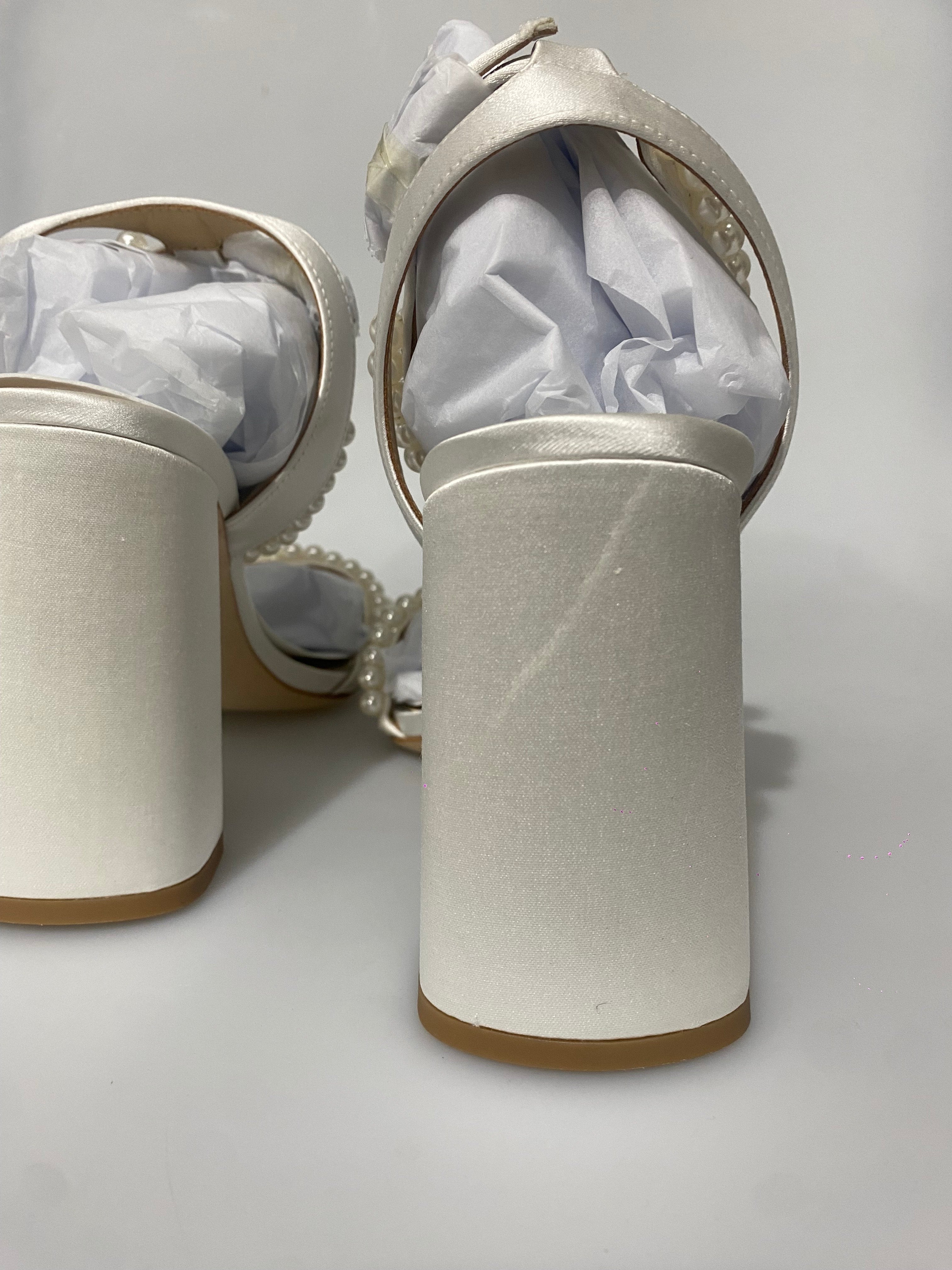 FINAL SALE OUTLET - Evie - White - Size 9