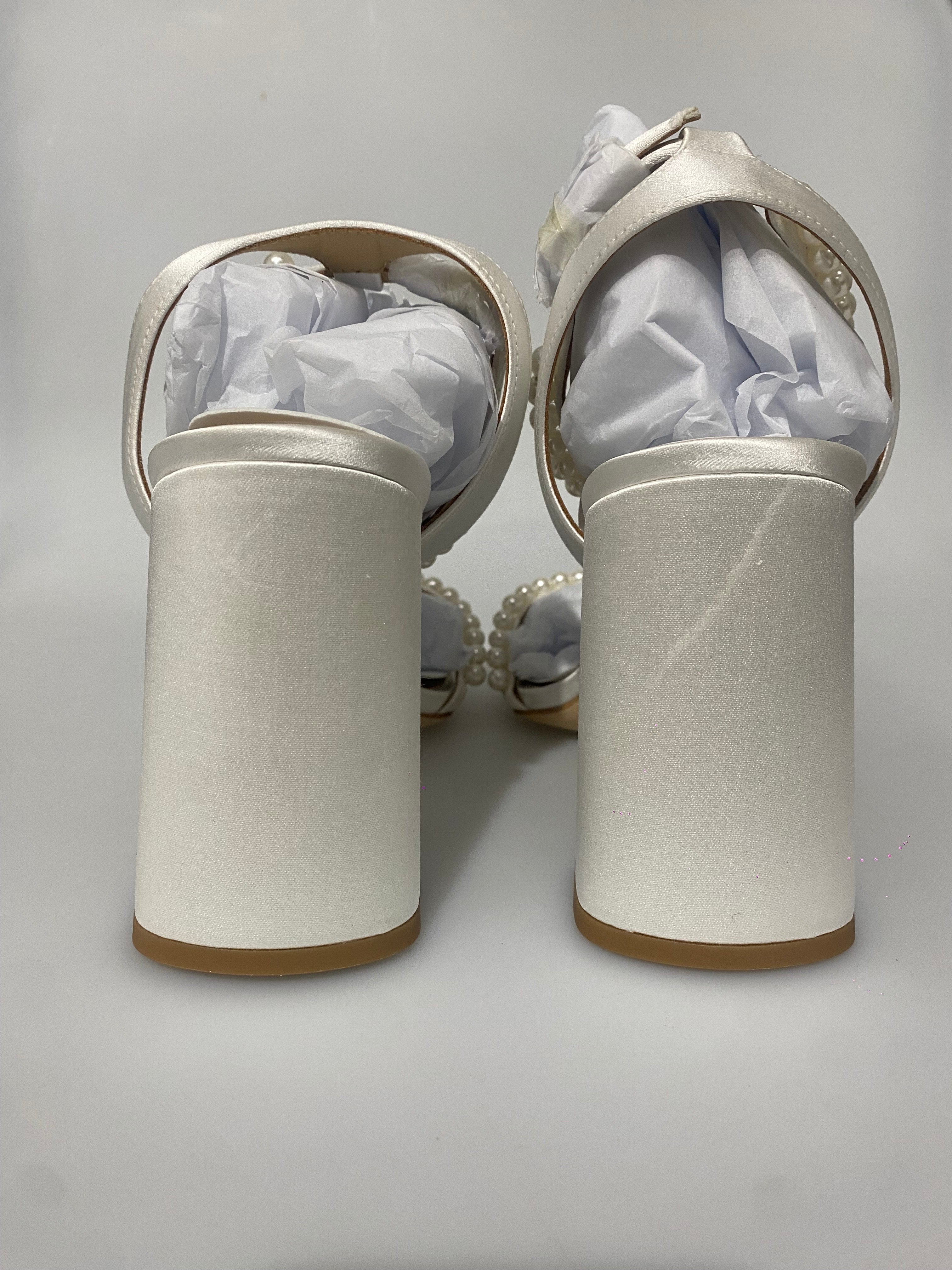 FINAL SALE OUTLET - Evie - White - Size 9