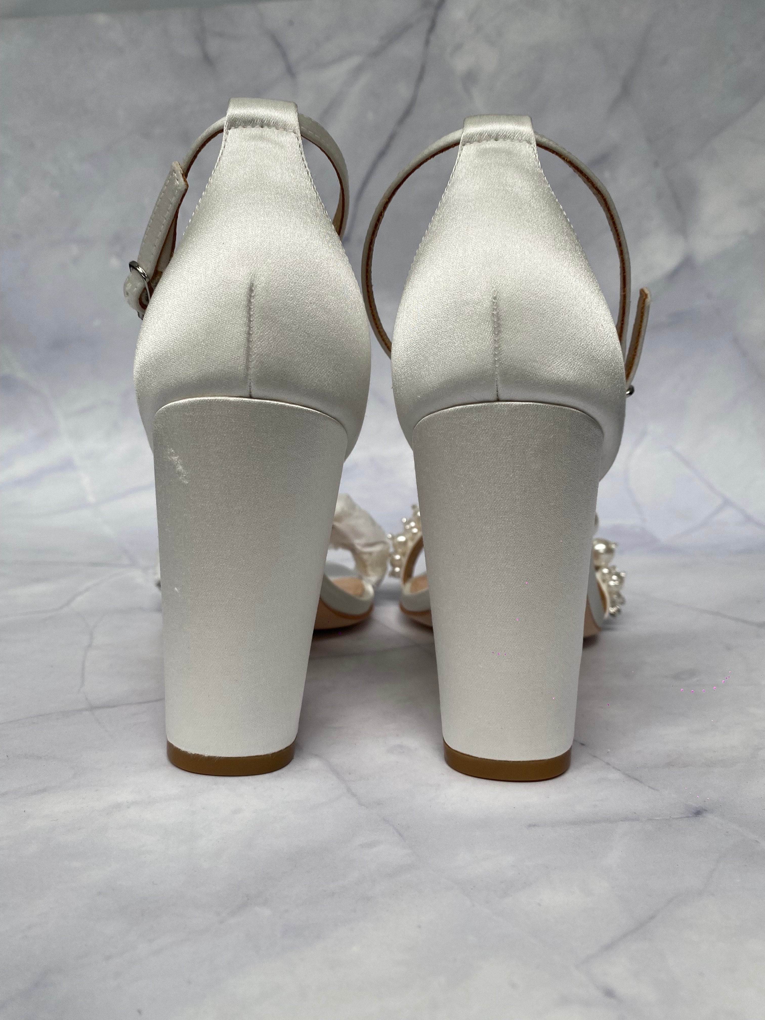 FINAL SALE OUTLET - Charlotte- White - Size 7